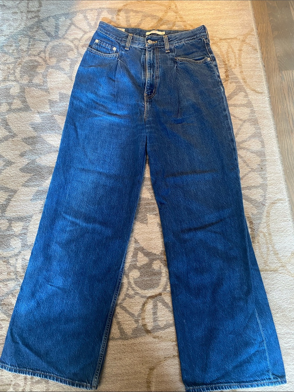 Levi's High Loose Jeans in Dark Blue
